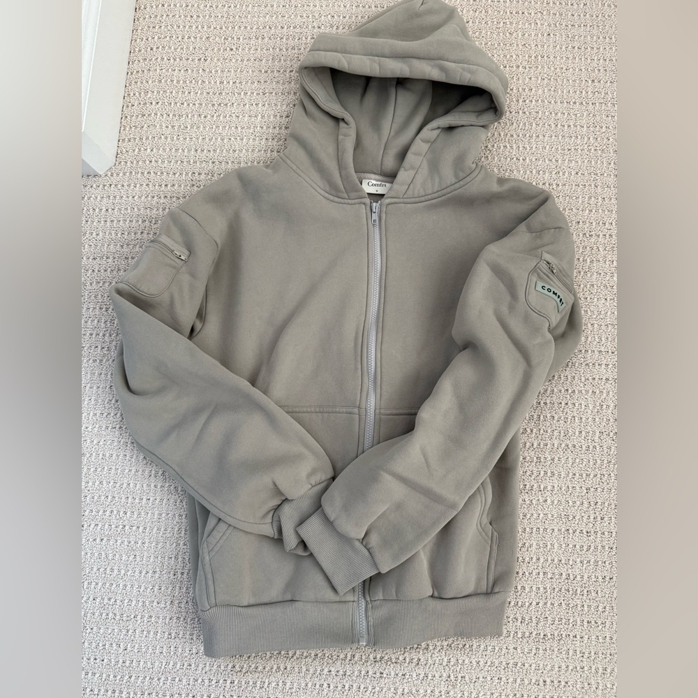 Comfrt Travel Essentials Zip Up Hoodie
